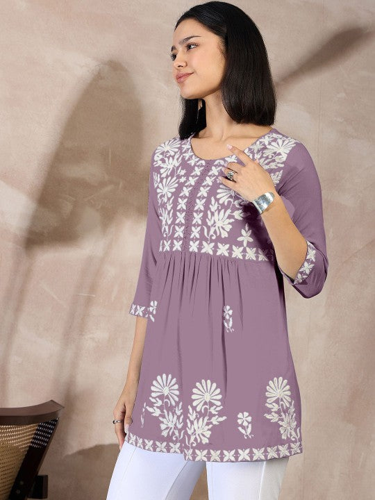 Women embroidered chikankari kurti