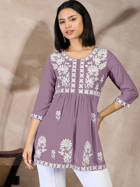Women embroidered chikankari kurti